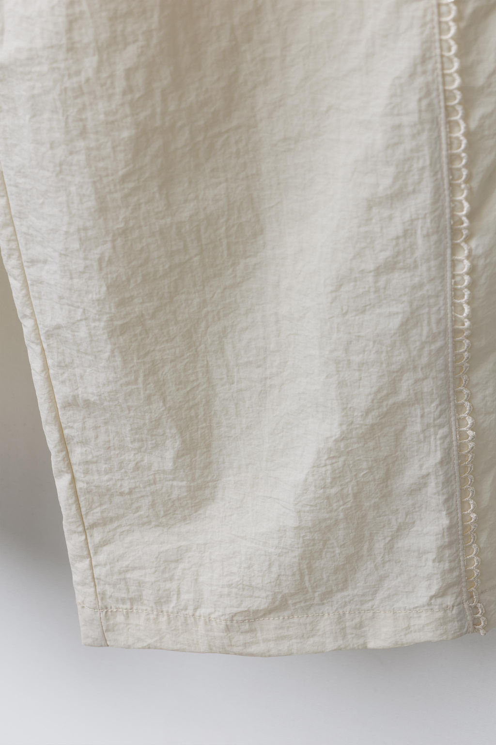 CONTRAST NYLON STRAIGHT-LEG TROUSERS - Zara фото 4