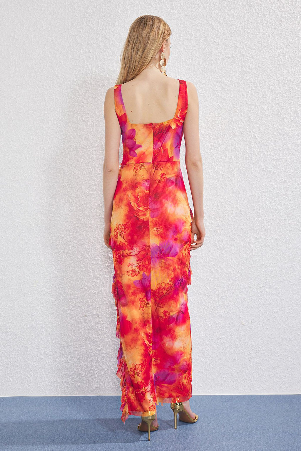 TRENDYOLMILLA K?rm?z? F?rf?r Detayl? Tul Astarl? Maxi Abiye Elbise TPRSS25AE00174  фото 4