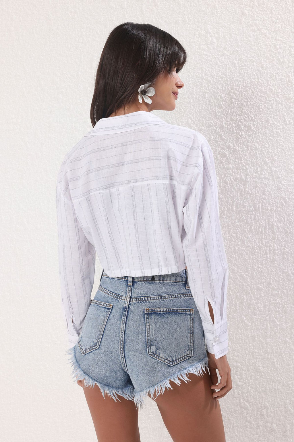 Trendyolmilla Bebe Mavisi Cizgili Dokuma Baglama Detayl? Plaj Gomlek TBESS25GO00021 фото 4