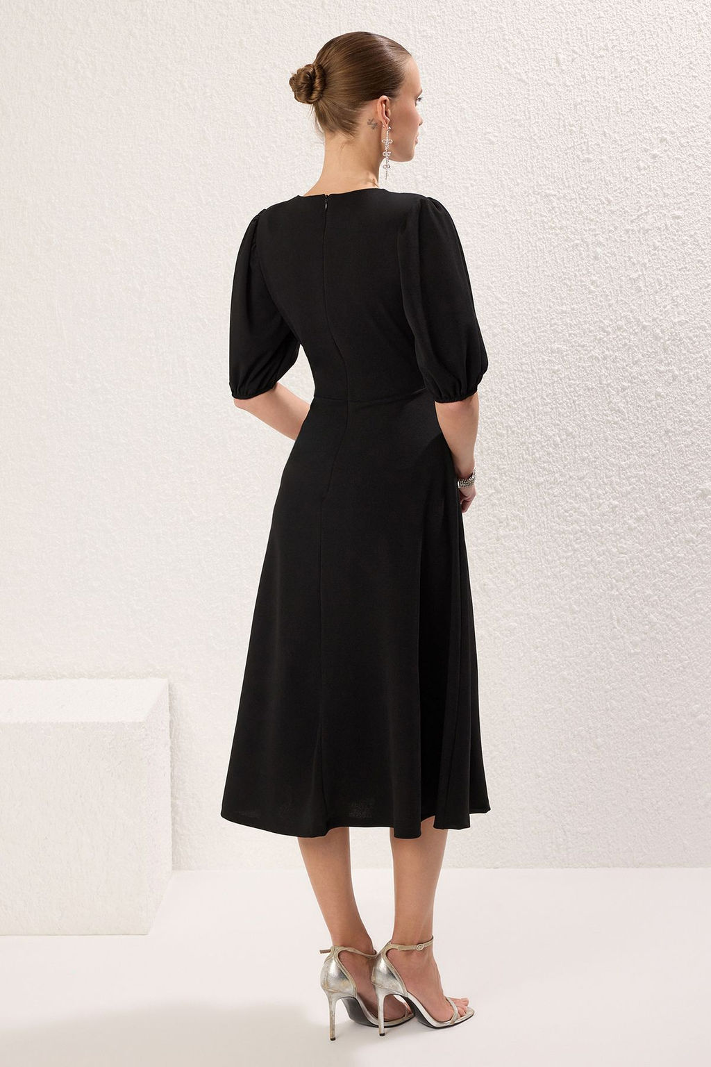 Trendyolmilla Siyah A-Kesim Fiyonklu Orme S?k Elbise TPRSS25EL00234 фото 8