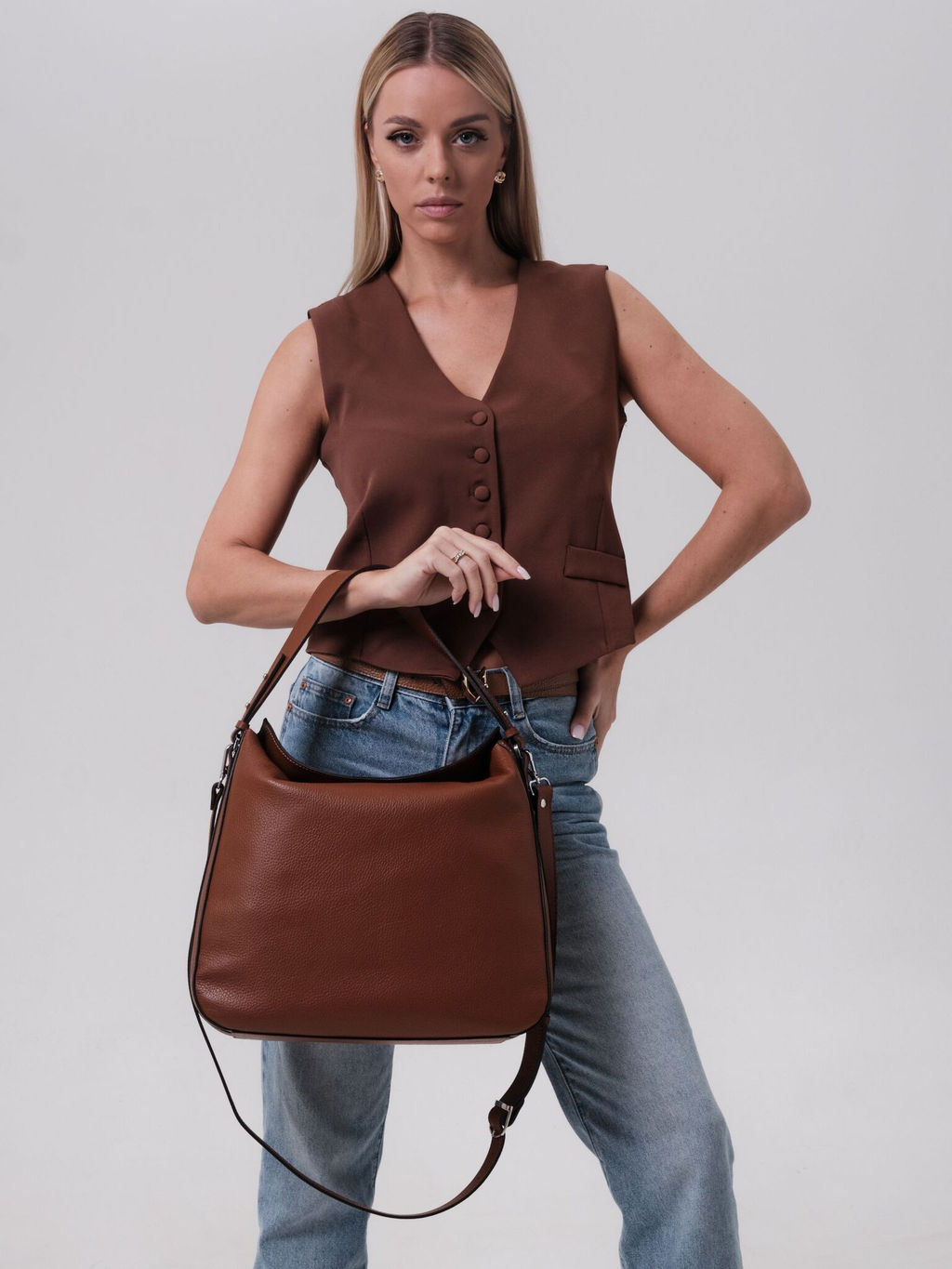 Сумка кожаная на плечо Azaro 30925 коричневый