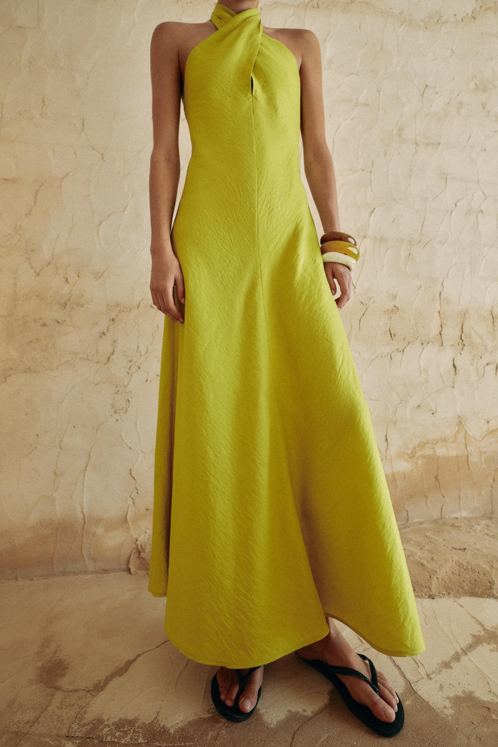 VESTIDO MIDI HALTER CRUZADO CON LINO / Lima - Zara фото 2