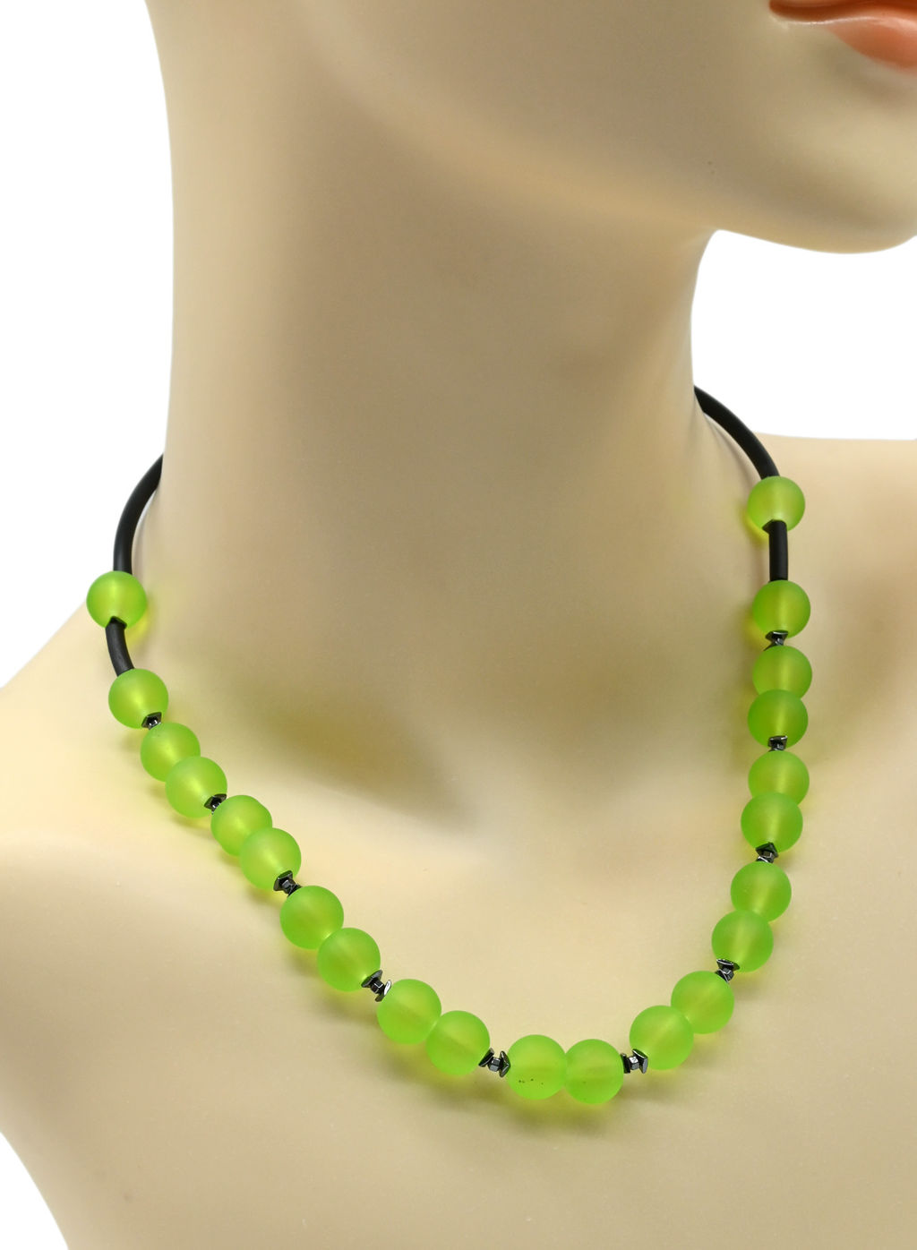 Колье на шею шарики 10мм цвет салатовый матовый, 44см