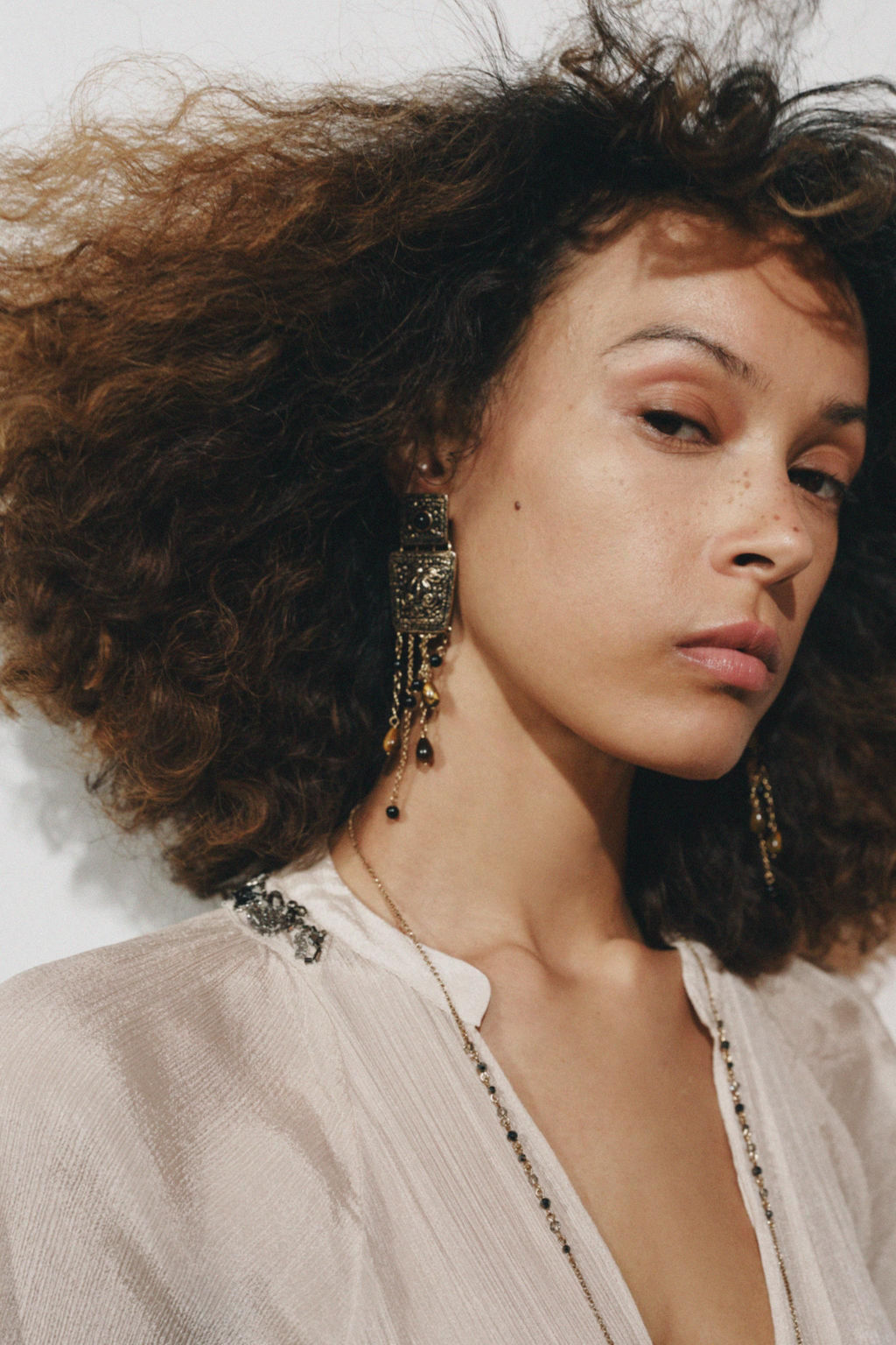STONE FRINGE EARRINGS