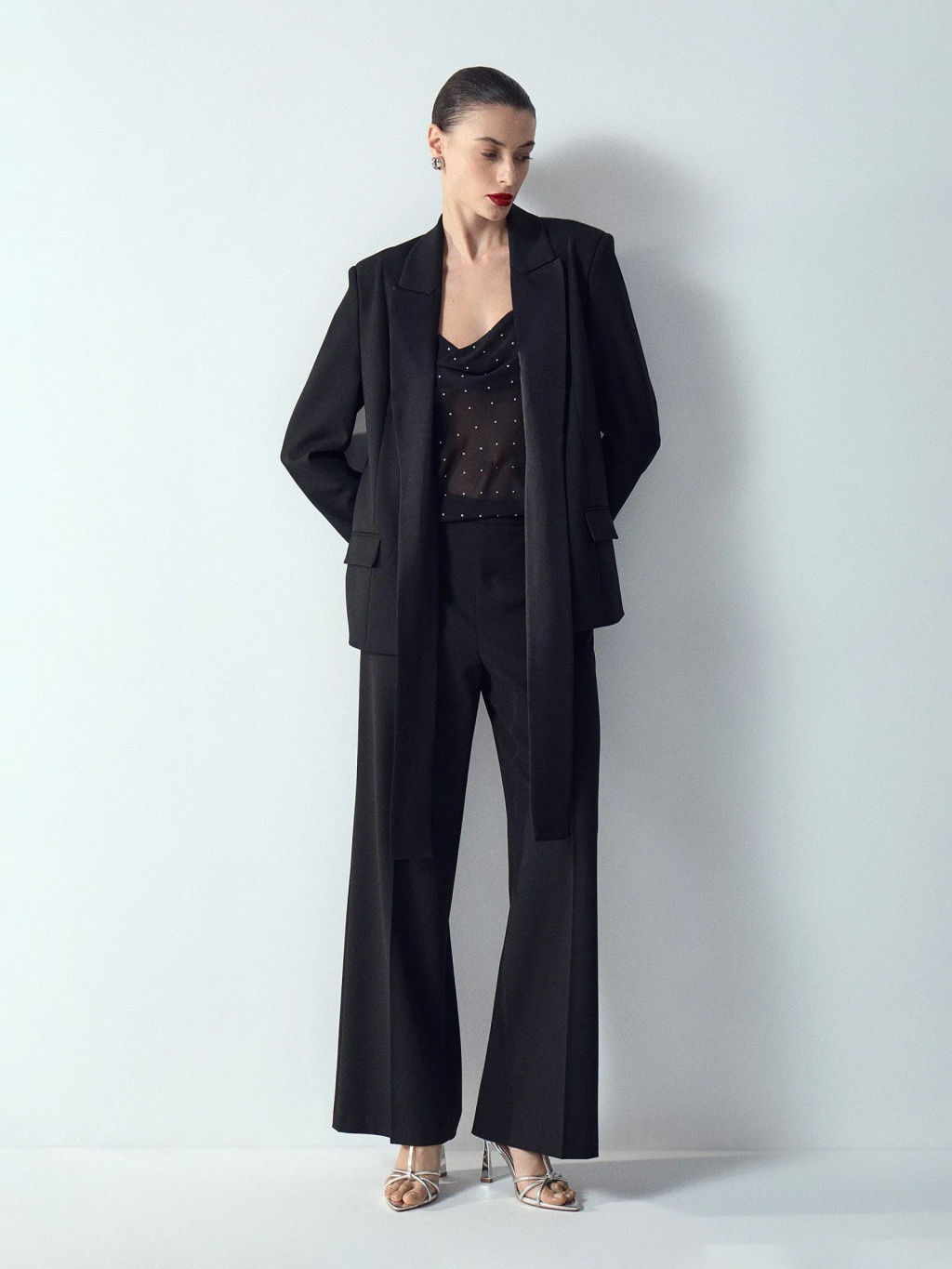 EMKA // Жакет-смокинг с атласной отделкой  фото 3