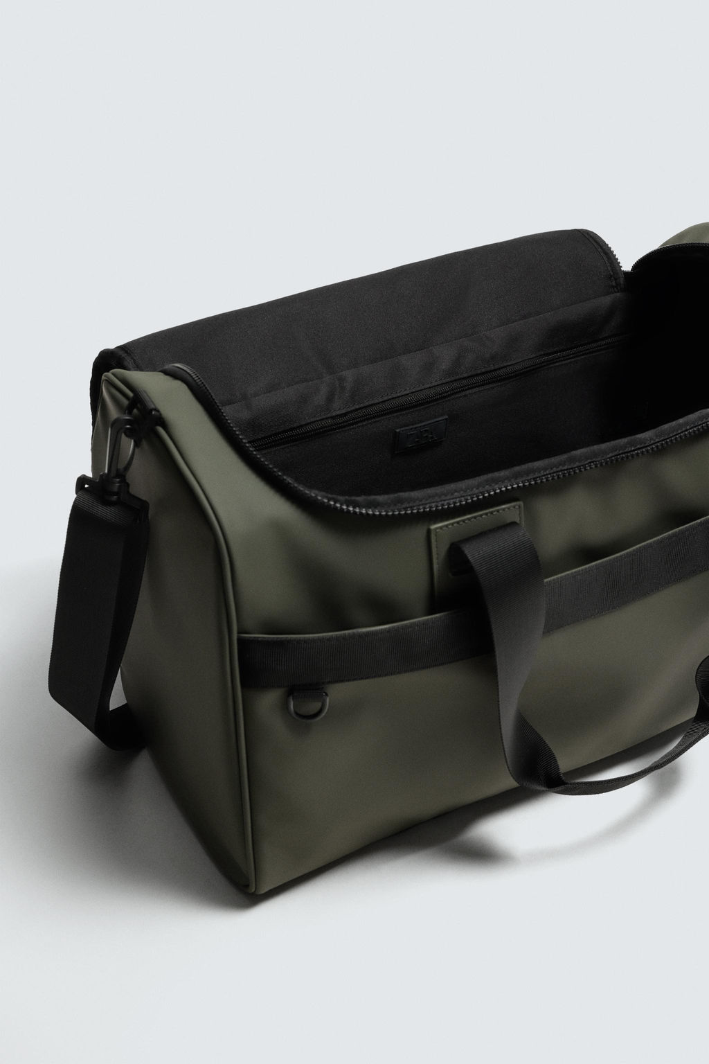 RUBBERISED TRAVEL BAG - Zara фото 6