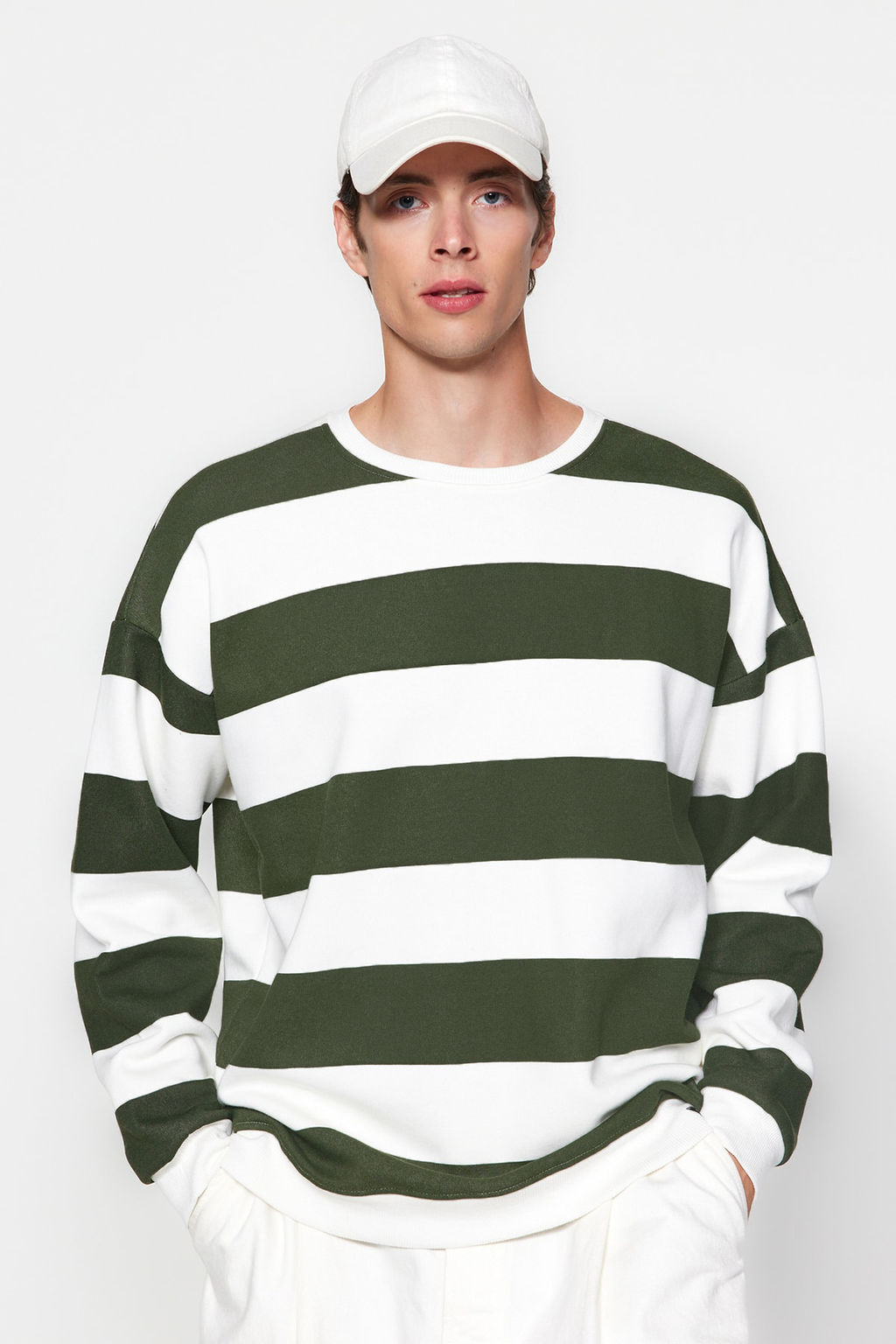 TRENDYOL MAN Indigo-Ekru Oversize/Genis Kesim Bisiklet Yaka Cizgili Ici Polarl? Pamuklu Sweatshirt TMNAW24SW00098 - Trendyolmilla фото 4