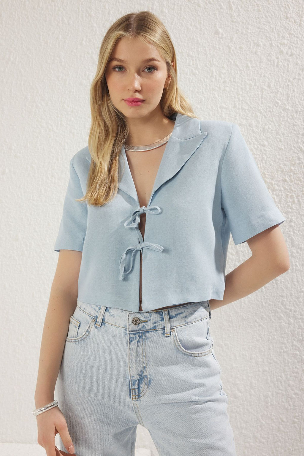 TRENDYOLMILLA Ac?k Mavi Keten K?sa Kollu Baglama Detayl? Dokuma Blazer Ceket TWOSS25BC00027  фото 5