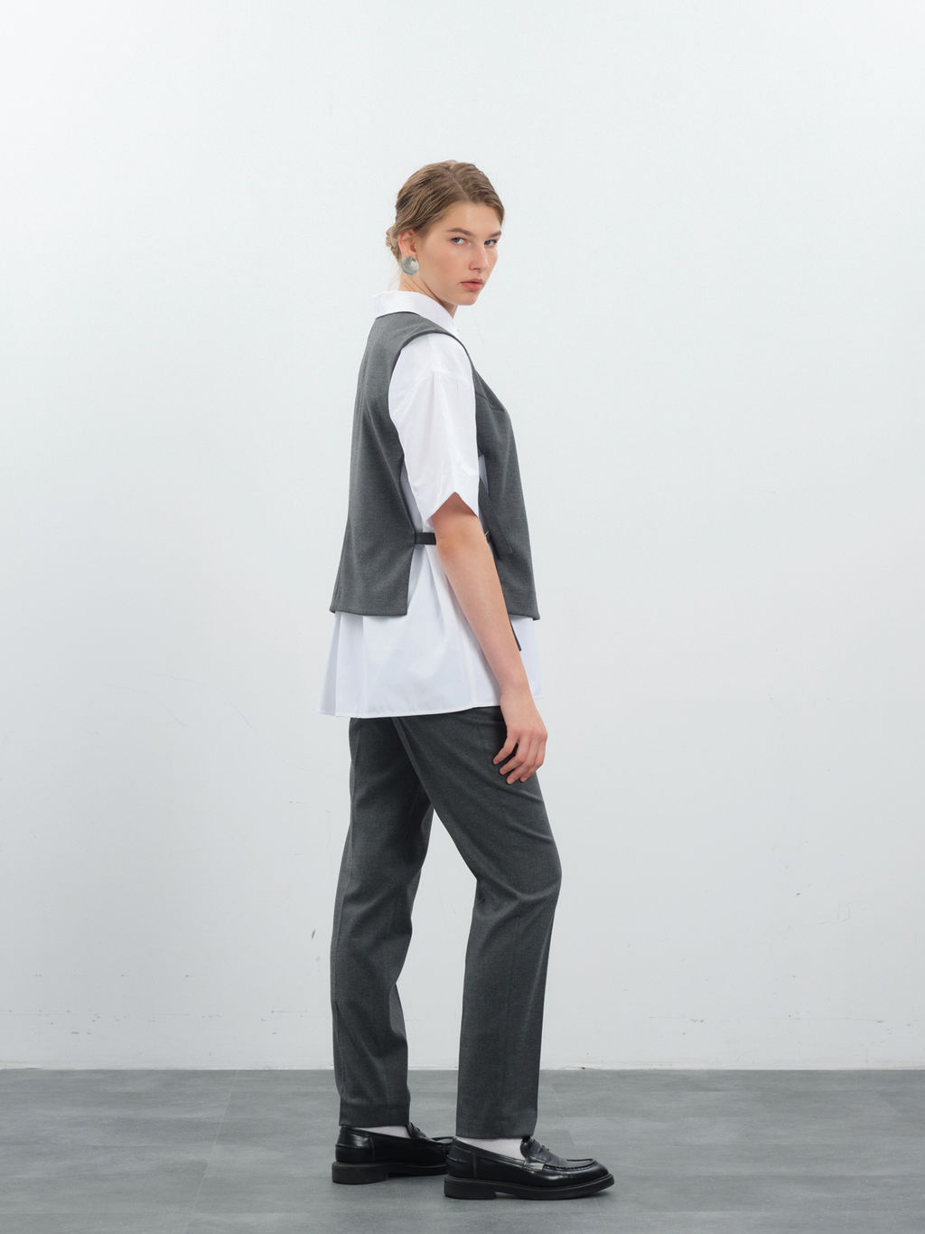 Серые зауженные брюки virele