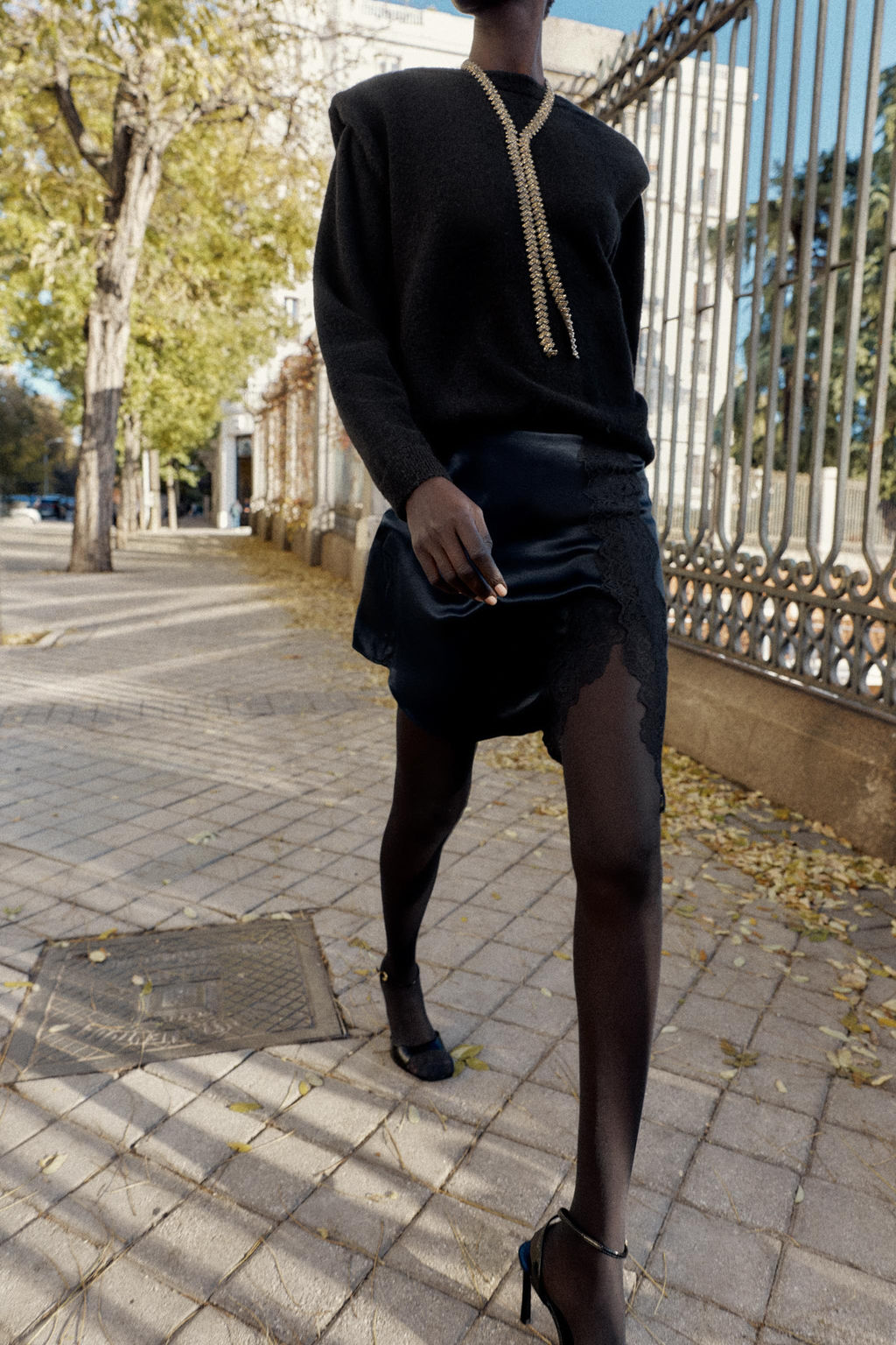 SATIN MINI SKIRT WITH LACE - Zara фото 14