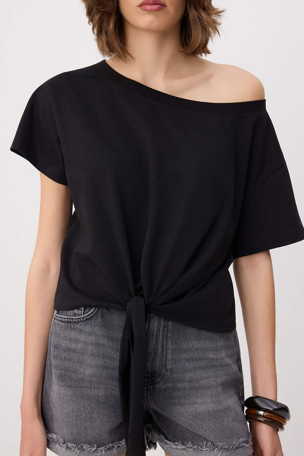 Siyah Duz Relaxed Asimetrik Yaka Dusuk Kol K?sa %100 Pamuk Orme T-Shirt TWOSS26TS00248 - Trendyolmilla фото 3