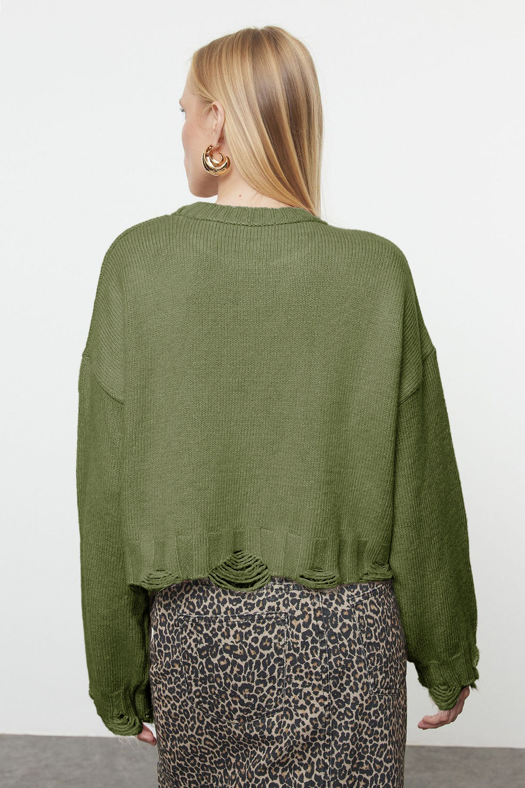 Haki Crop Genis Kal?p Yumusak Dokulu Ak?tma Detayl? Triko Kazak TWOAW24KZ00319