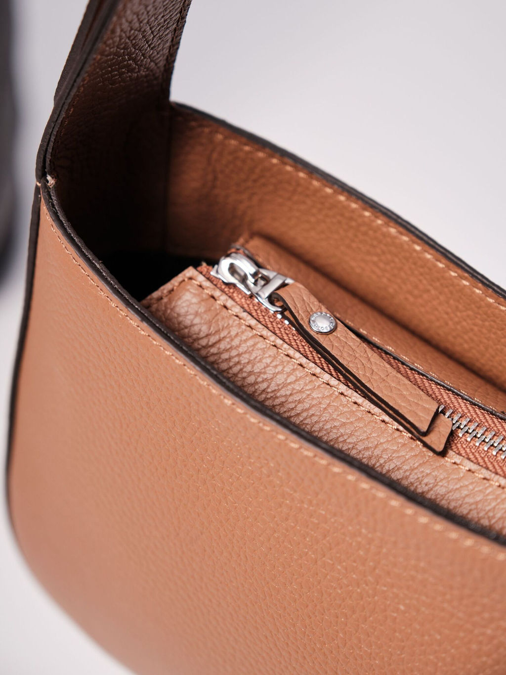 Сумка кожаная на плечо Deboro 31046 светлый орех