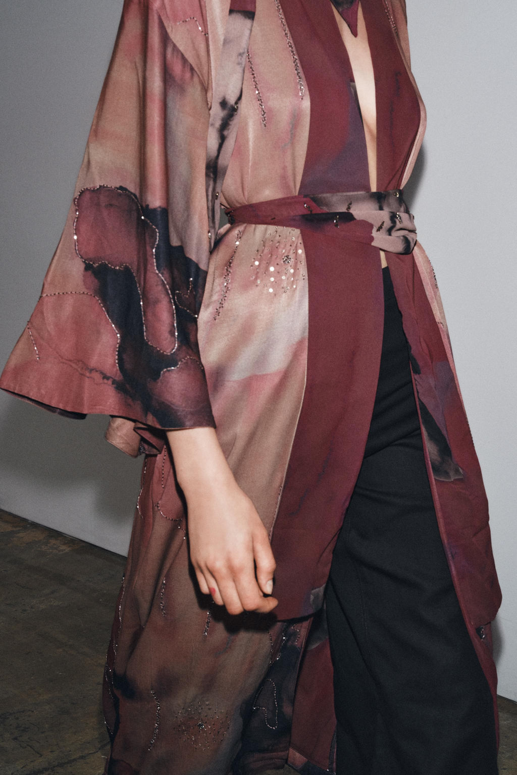 LIMITED EDITION BEADED PRINTED KIMONO - Zara фото 2