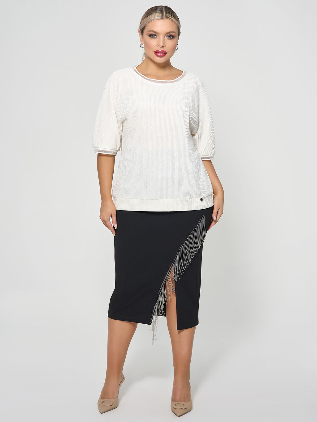 Юбка с разрезом и бахромой