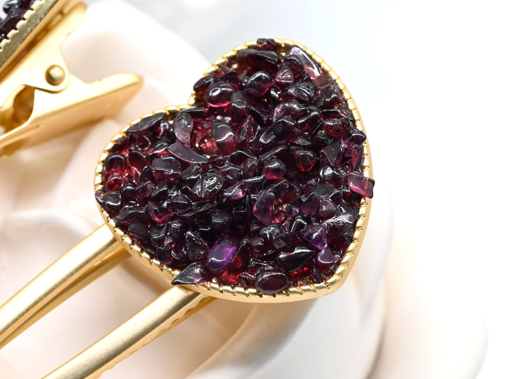 Зажим для волос Сердце с натуральным гранатом 7,5*3,3*2см