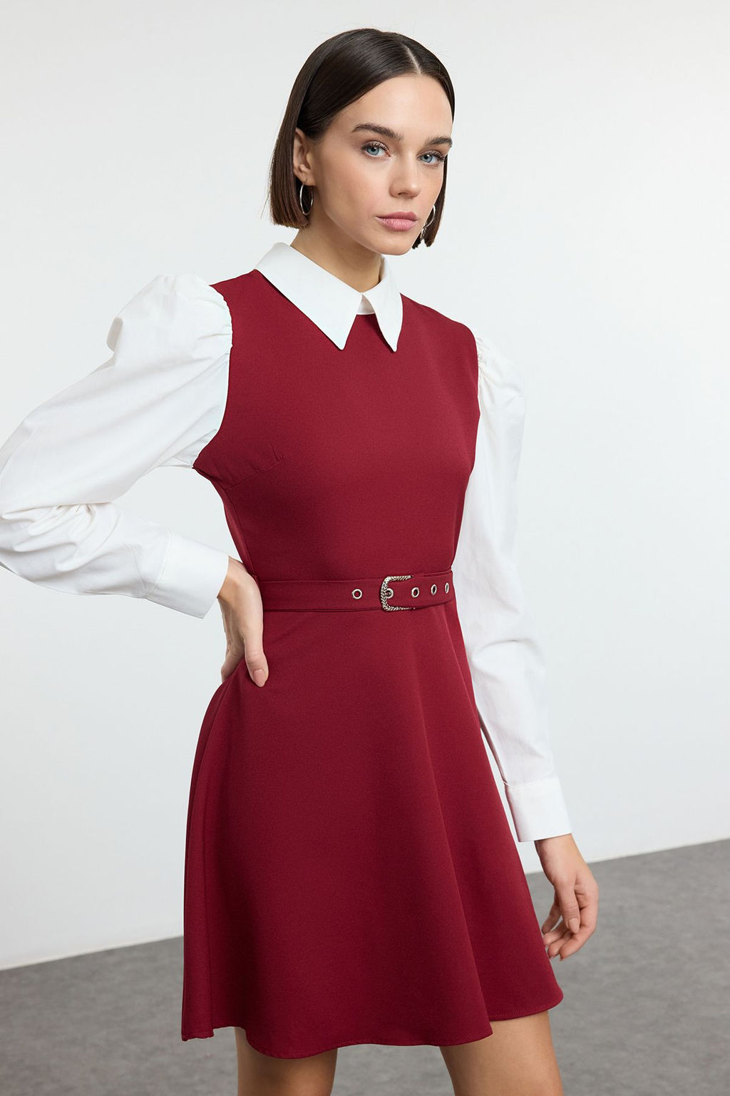 TRENDYOLMILLA Bordo Kemerli Belden Ac?lan Gomlek Detayl? Mini Dokuma Elbise TWOAW25EL00398 фото 3