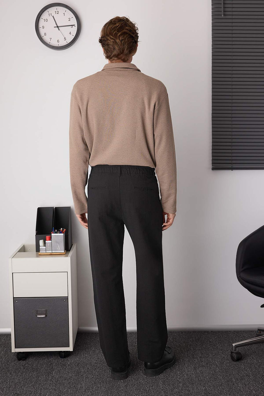 Siyah Pileli Rahat Keten Gorunumlu Pamuklu Pantolon TMNAW26PL00003 - Trendyolmilla фото 19