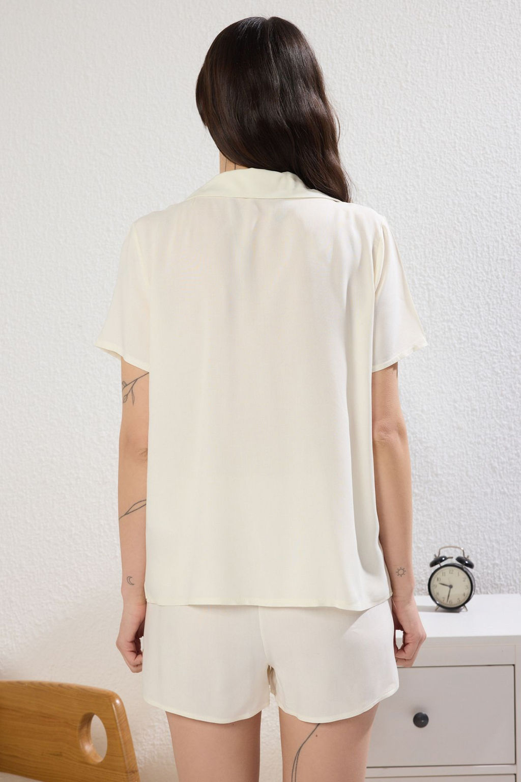 Trendyolmilla Ekru Cicek Nak?sl? Viskon Sortlu Dokuma Pijama Tak?m? THMSS25PT00260  фото 4