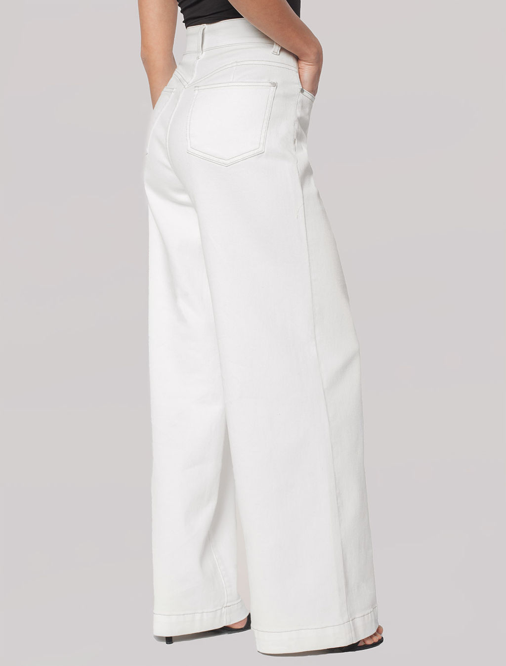 VILATTE / Джинсы-трубы с контрастной строчкой фото 5