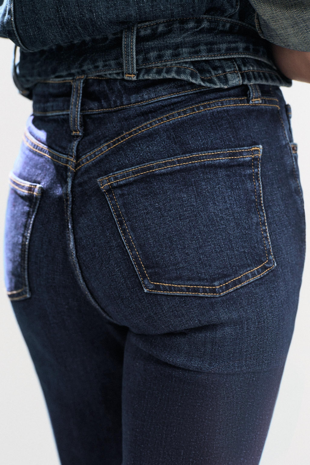 JEANS TRF CROPPED FLARE TIRO ALTO / Marino