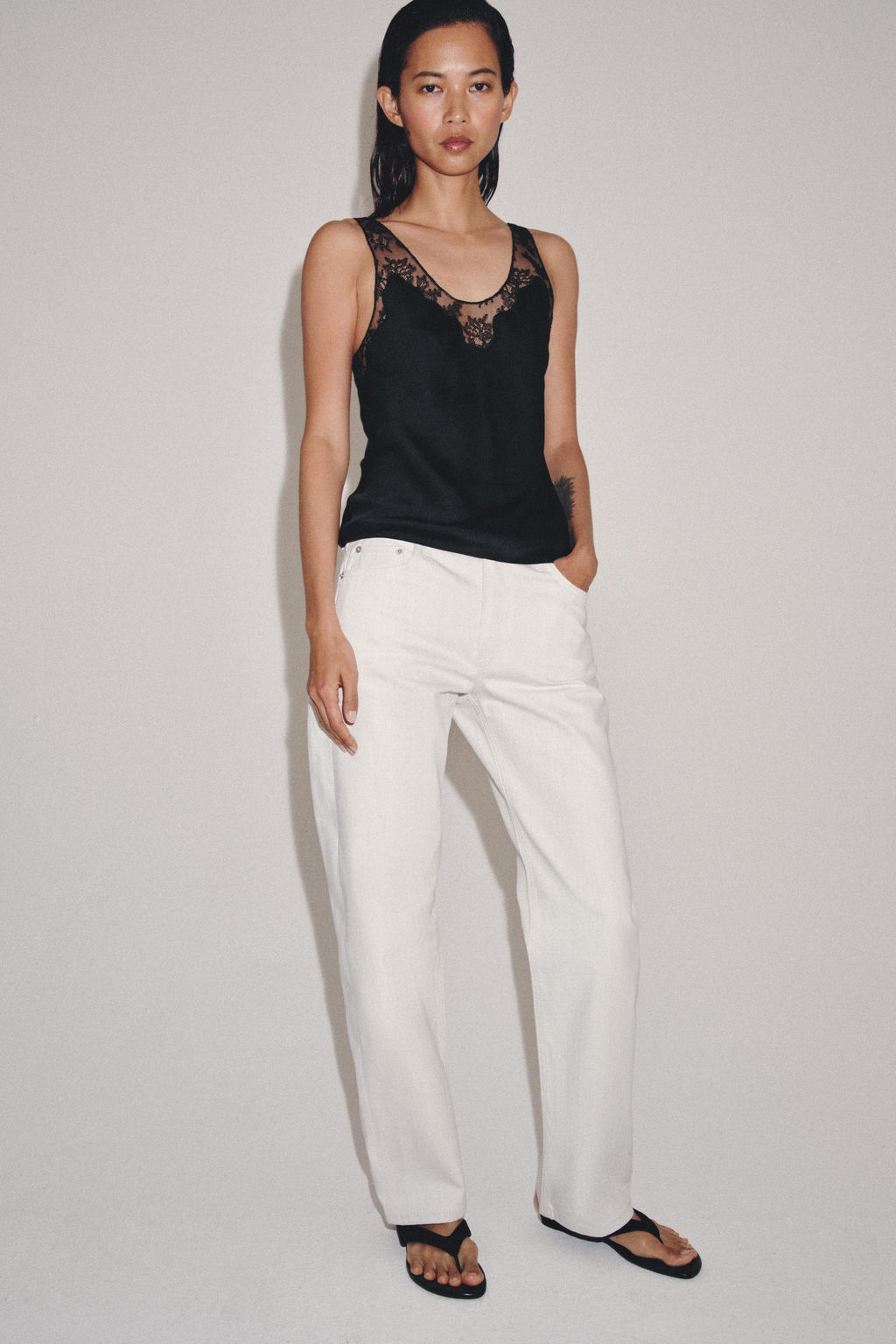 TOP SATINADO ENCAJE ZW COLLECTION / Negro