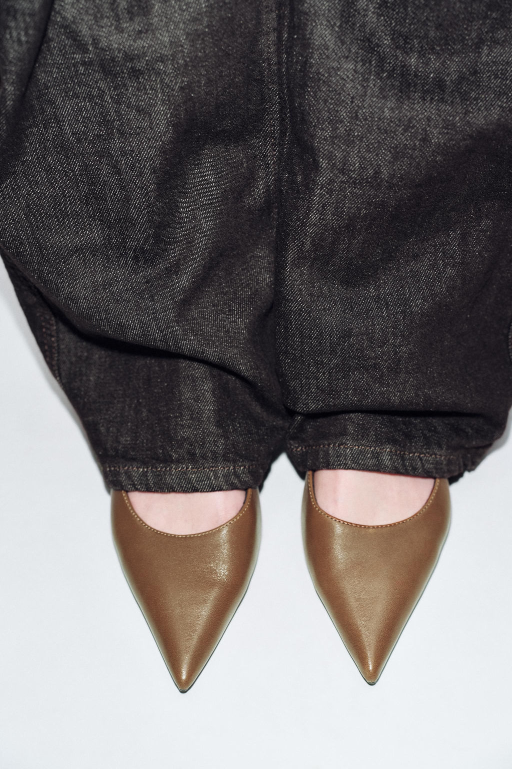 LEATHER KITTEN HEEL SHOES - Zara фото 9