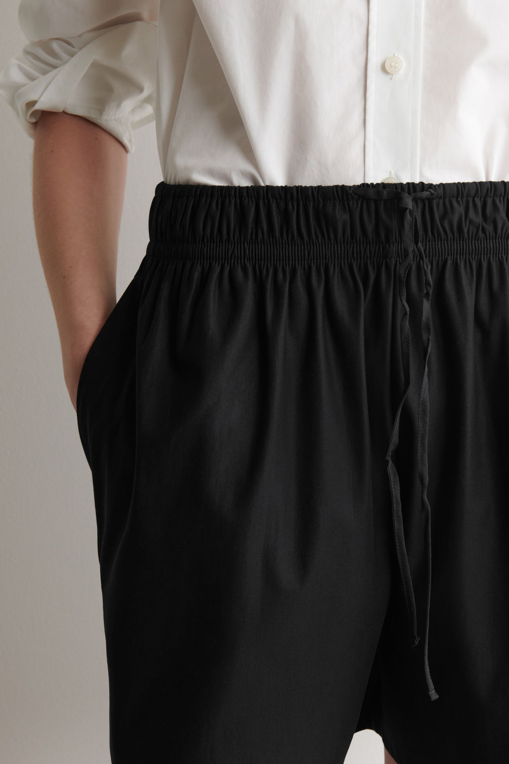 RUCHED-WAIST SHORTS - H&m фото 3
