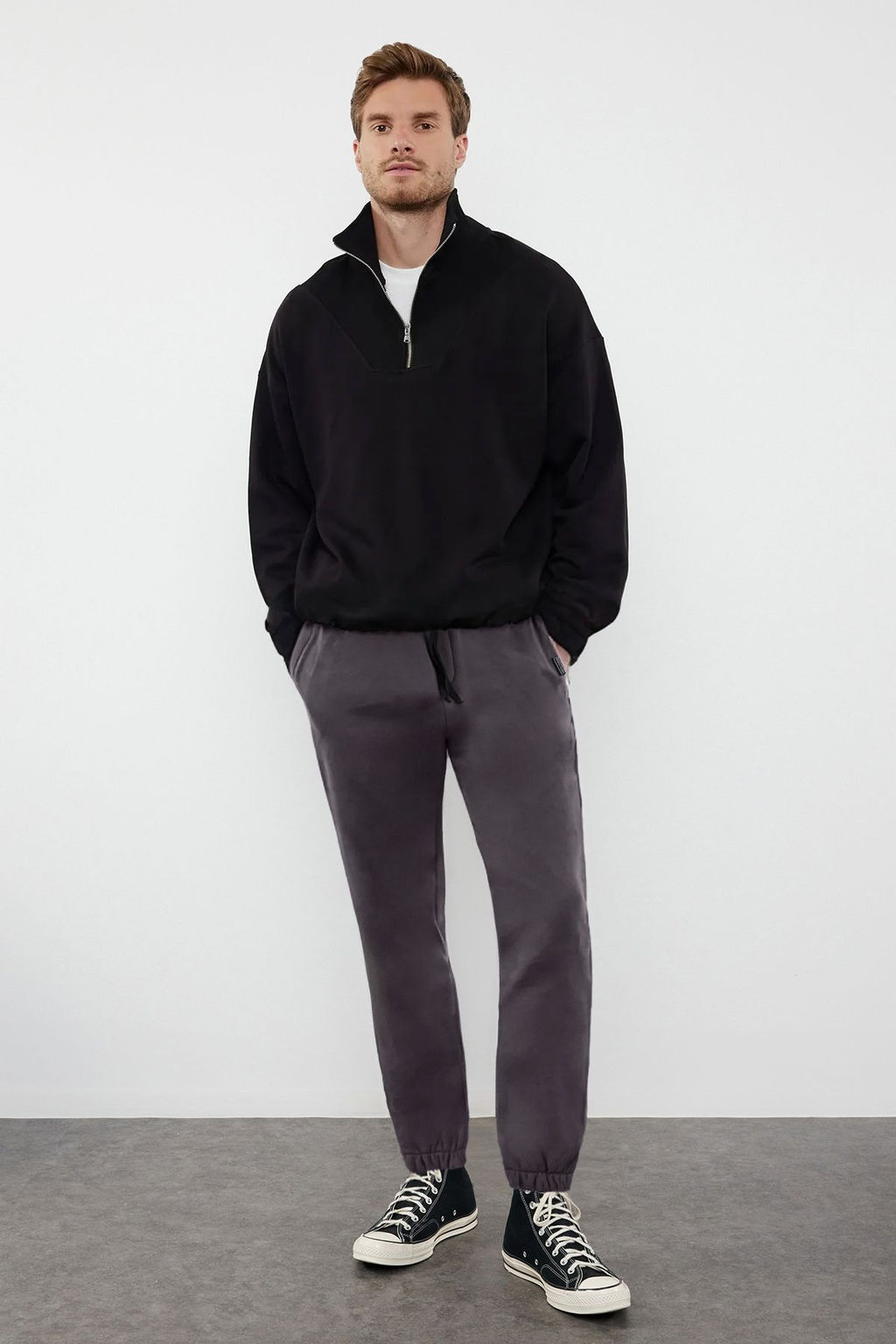 TRENDYOL MAN Fume %100 Pamuk Regular/Normal Kesim Etiket Detayl? Esofman Alt? TMNAW25EA00009