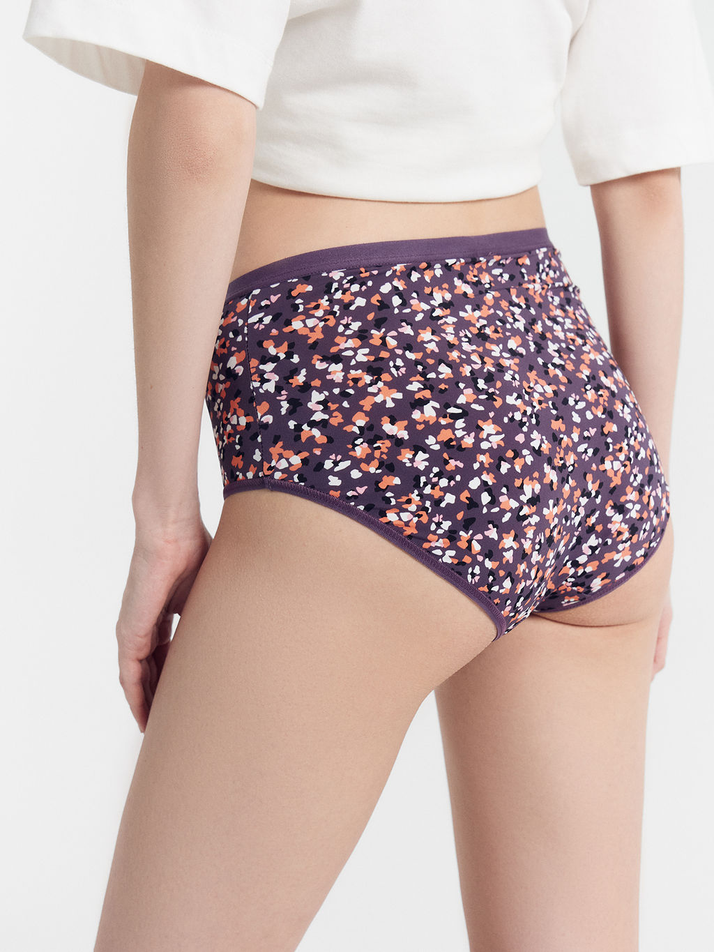 Цена за 2 штуки! Трусы женские макси фиолетовые с принтом абстракция абстракция на гортензии 412411 - Mark formelle фото 5