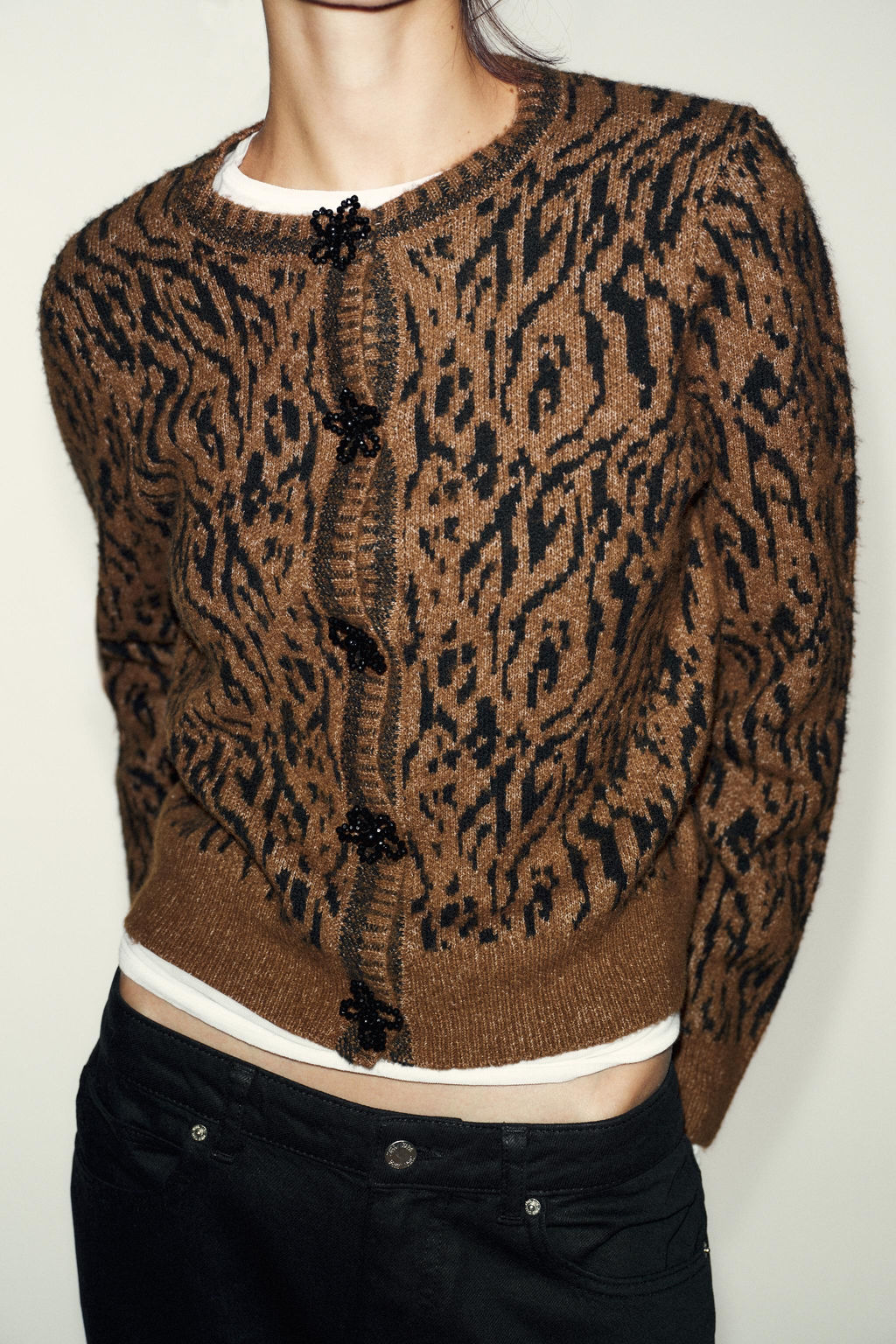 ANIMAL JACQUARD CARDIGAN