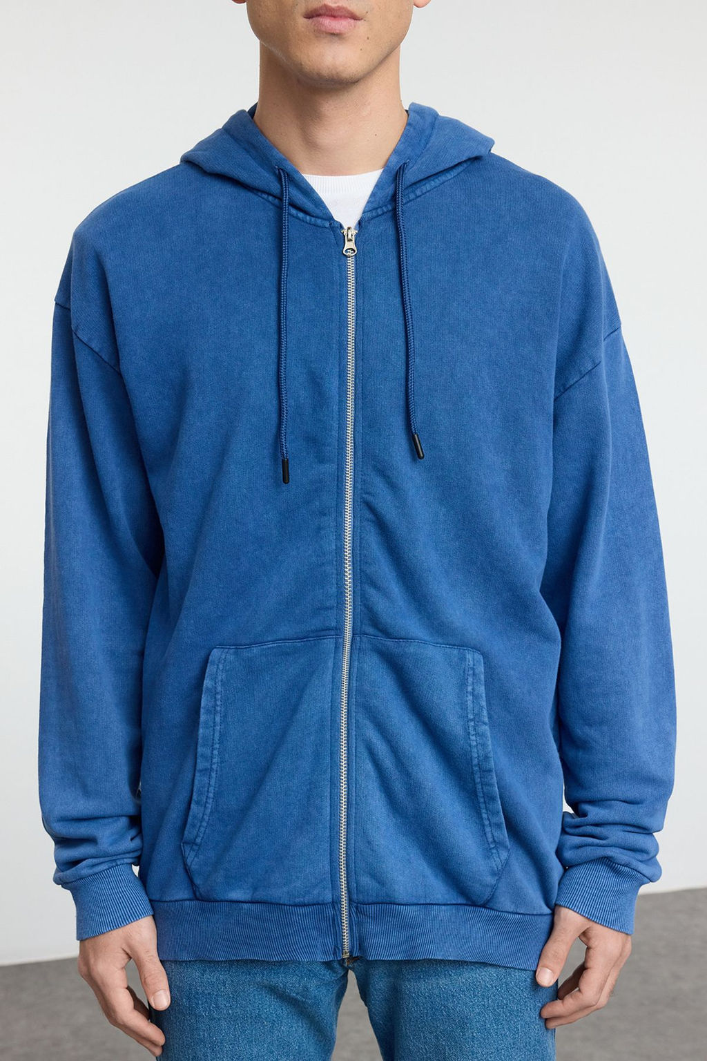 TRENDYOL MAN Antrasit Oversize/Genis Kesim Kapusonlu Soluk Efekt Basic Fermuarl? H?rka/Sweatshirt TMNAW25SW00049 - Trendyolmilla фото 3