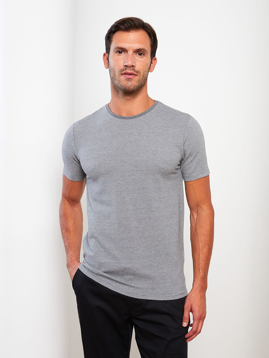 LC Waikiki Gri Bisiklet Yaka K_sa Kollu Erkek Ti__rt