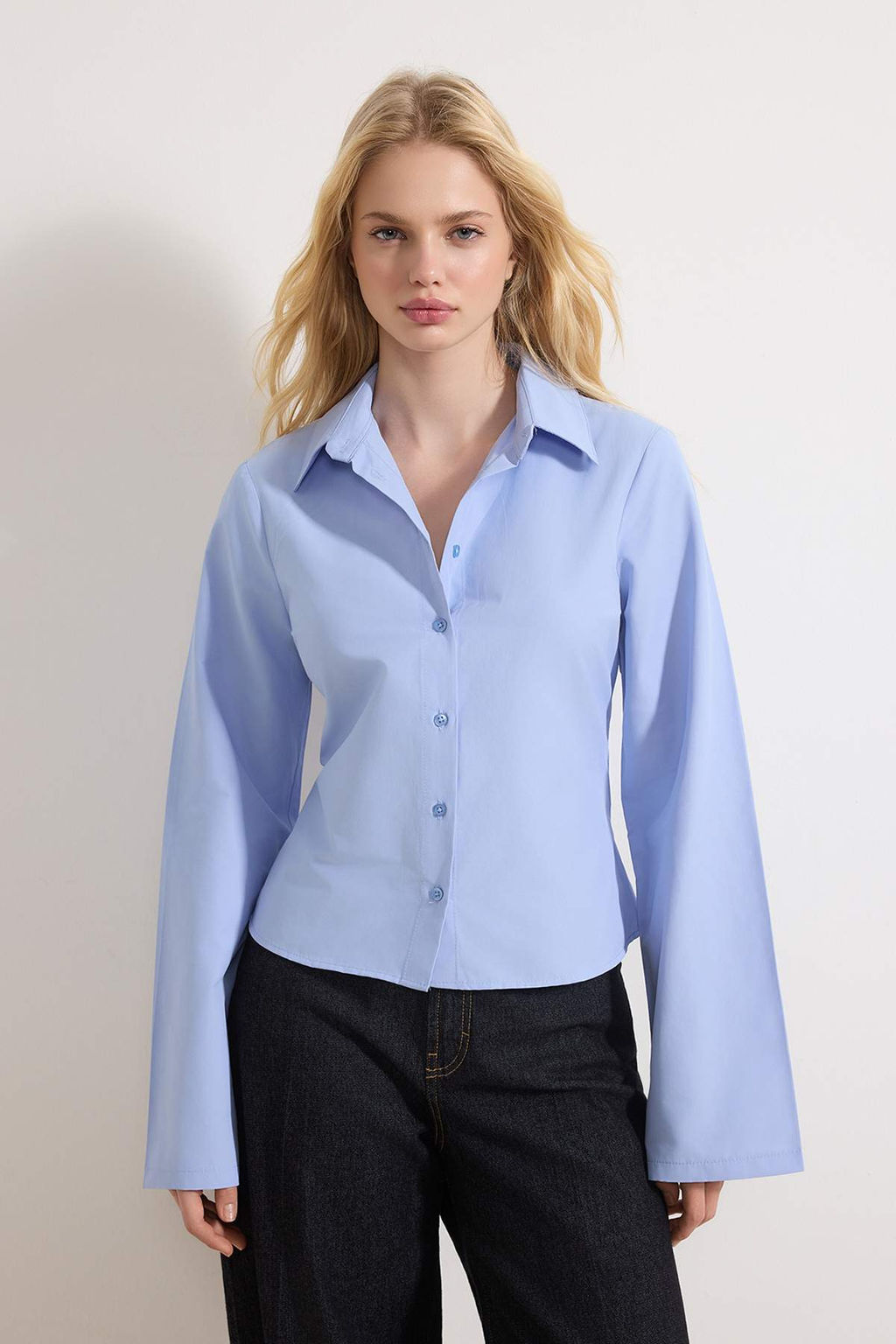 Ac?k Mavi Korse Detayl? Bele Oturan Gomlek TWOAW26GO00055