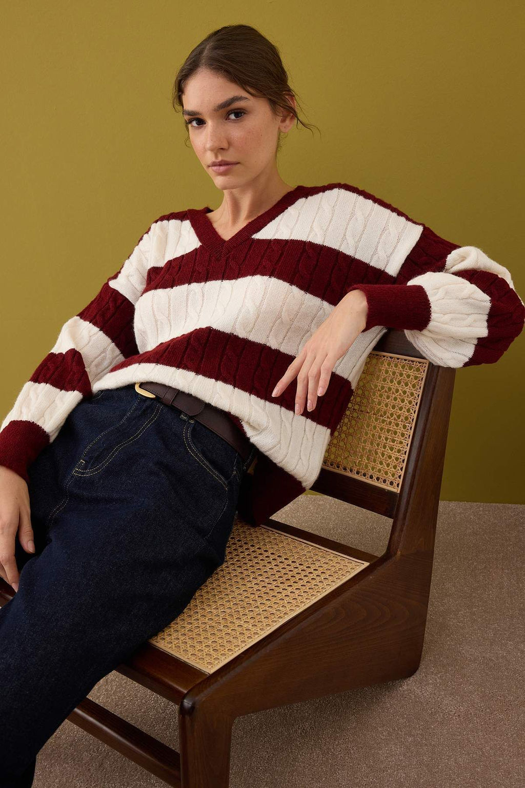 Lacivert Yumusak Dokulu Genis Kal?p Renk Bloklu Triko Kazak TWOAW26KZ00199 - Trendyolmilla фото 6