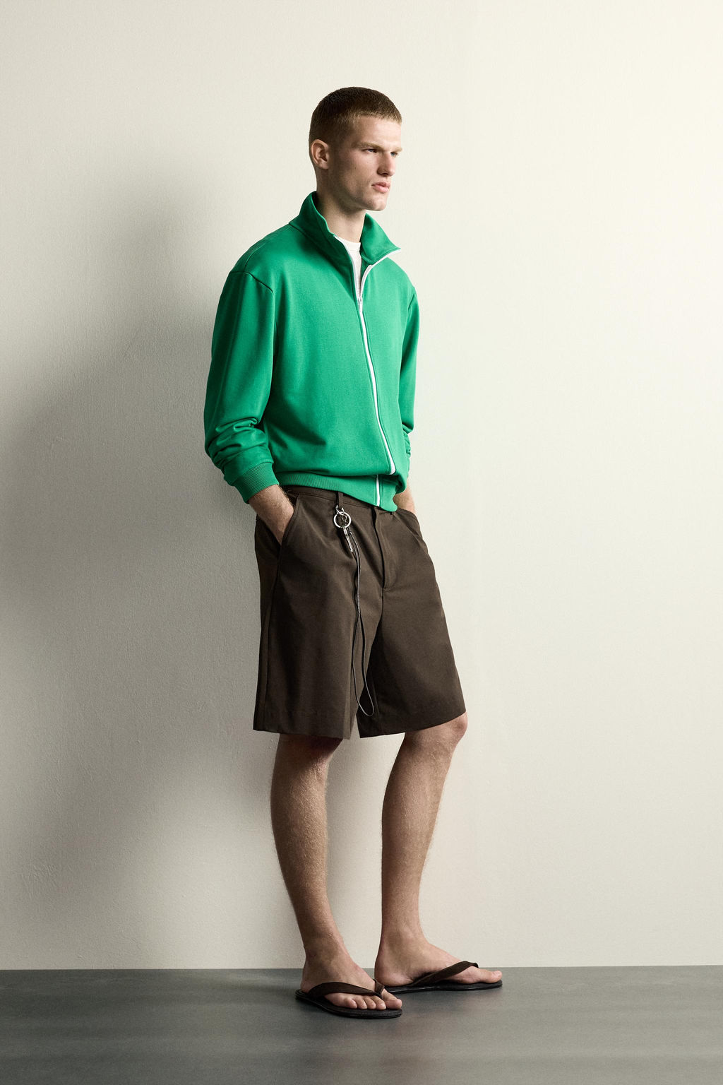 SUDADERA RELAXED FIT CREMALLERA CONTRASTE / Verde vigor? - Zara фото 4