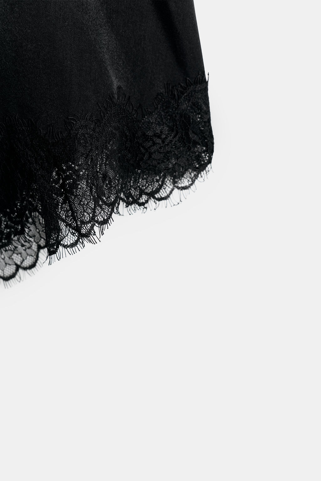 CAMISETA COMBINADA ENCAJE CUELLO PANADERO / Negro