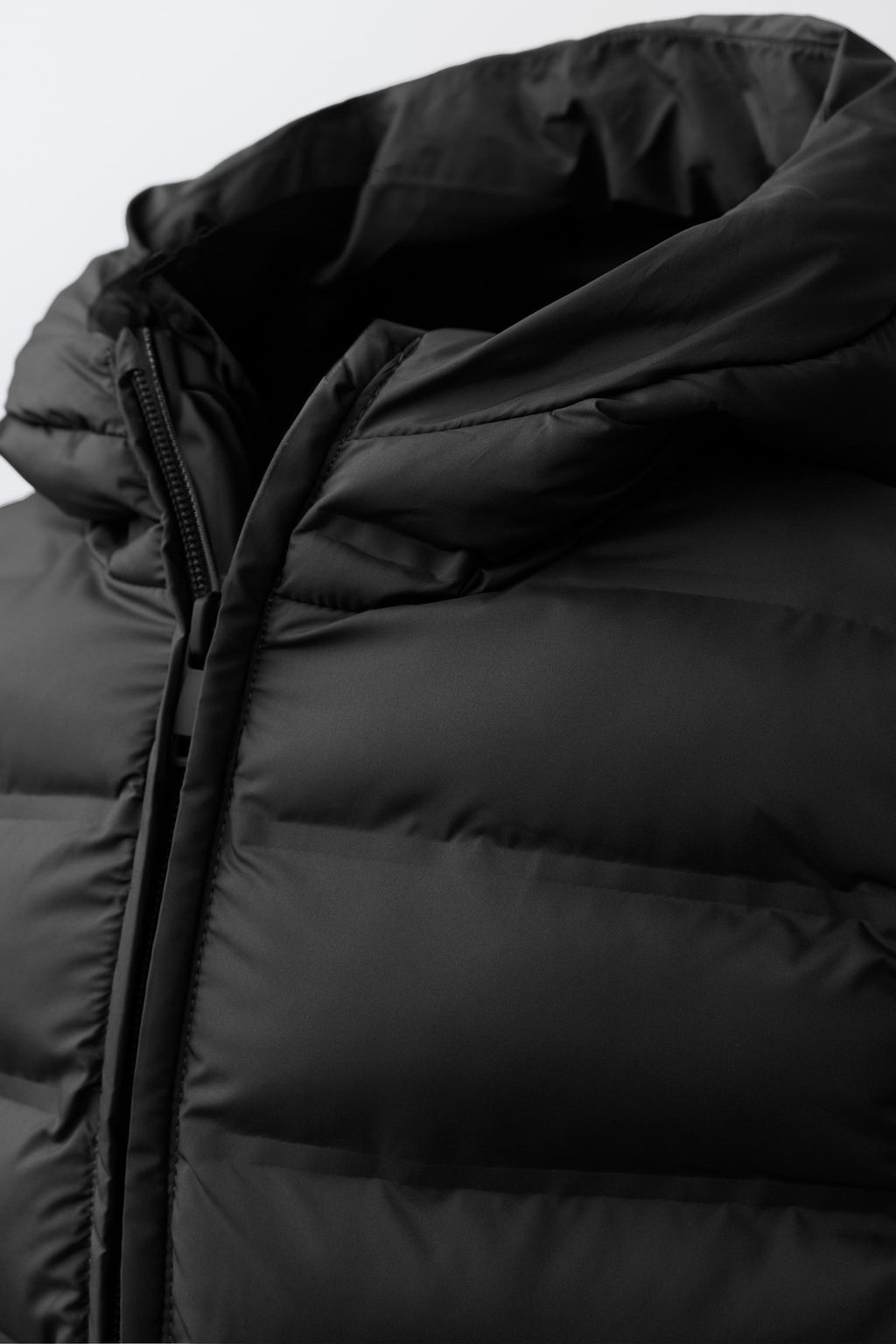 CHALECO ULTRALIGERO CAPUCHA WATER REPELLENT / Negro - Zara фото 4