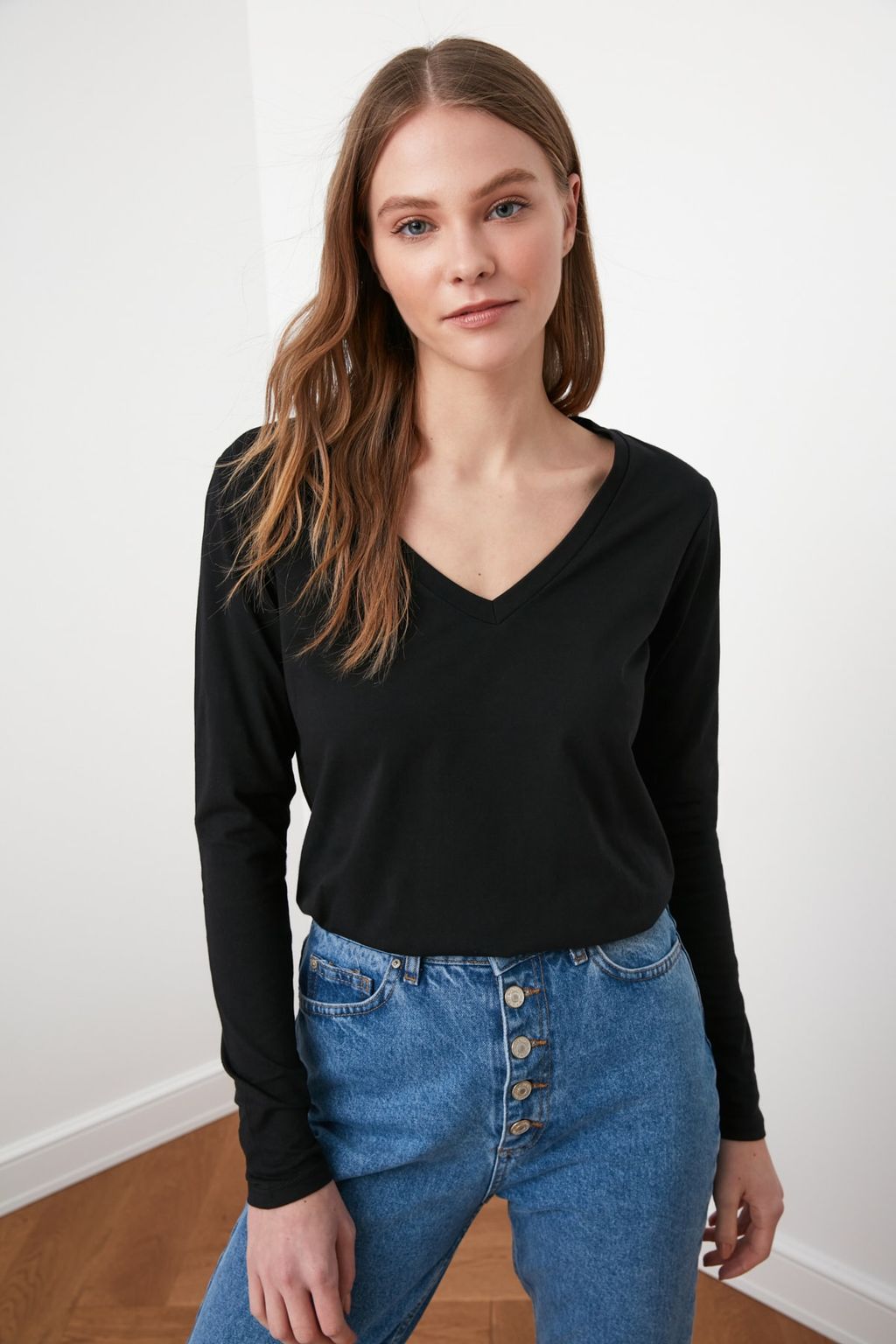 TRENDYOLMILLA Siyah %100 Pamuk Regular/Normal Kal?p Basic V Yaka Uzun Kollu Orme T-Shirt TWOAW21TS0099  фото 15