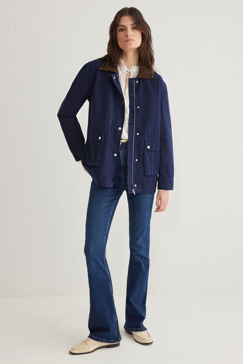 Koyu Mavi Kontrast Suet Yakal? Oversize Denim Gomlek Ceket TWOSS25CE00005 - Trendyolmilla фото 2