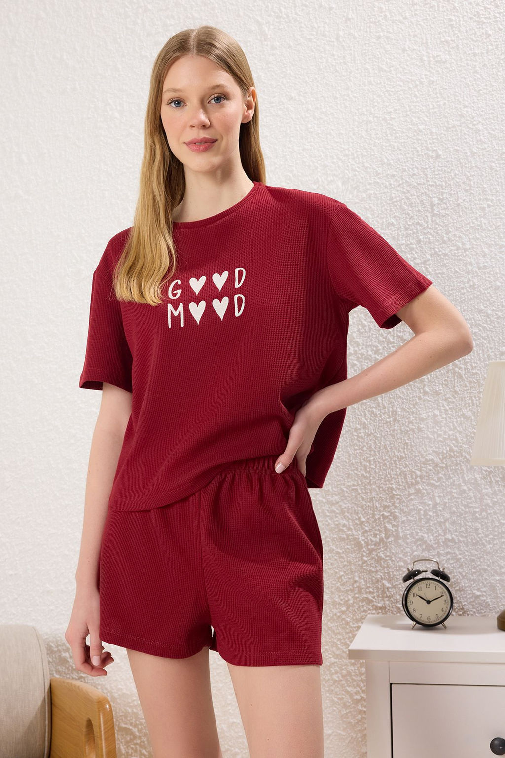 Trendyolmilla K?rm?z? Slogan ve Kalp Nak?sl? Waffle Sortlu Orme Pijama Tak?m? THMSS25PT00352 фото 2