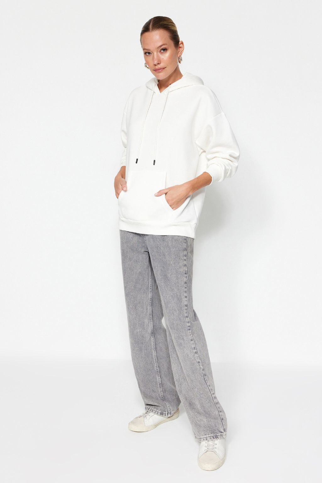 Ekru Kal?n Ici Polarl? Oversize/Genis Kal?p Kapusonlu Basic Orme Sweatshirt TWOAW24SW00103