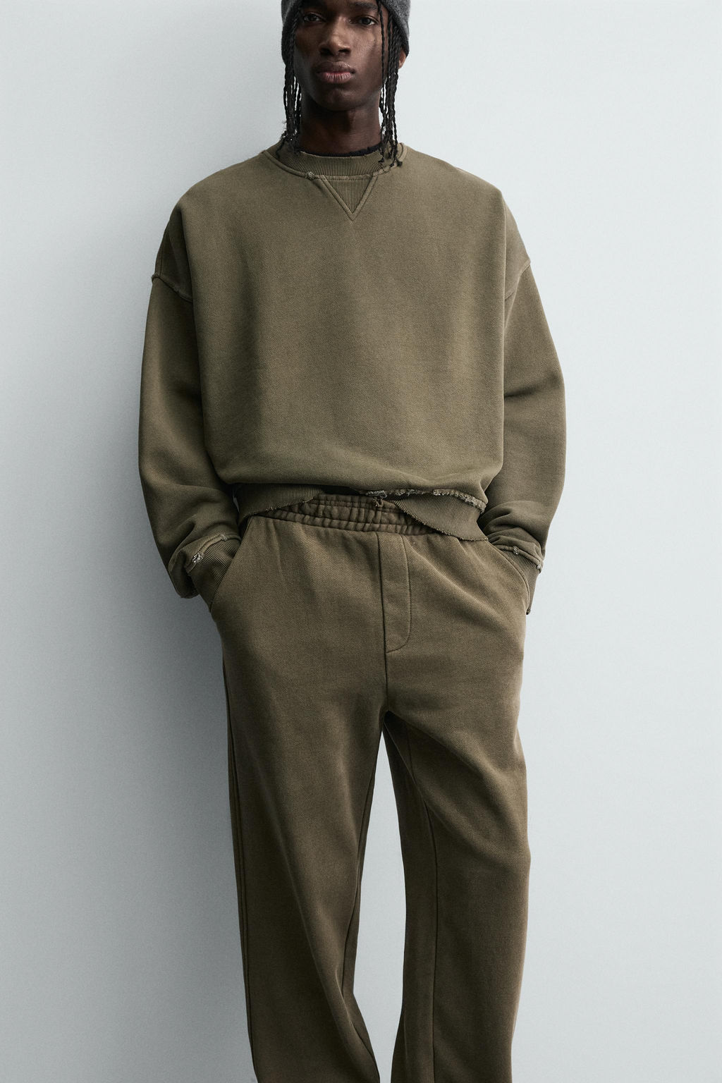 FADED CREW NECK SWEATSHIRT