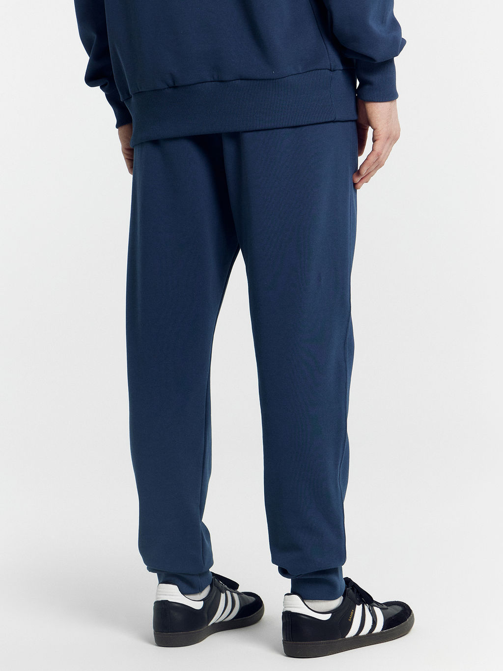 Брюки мужские в синем цвете морская глубина 181252