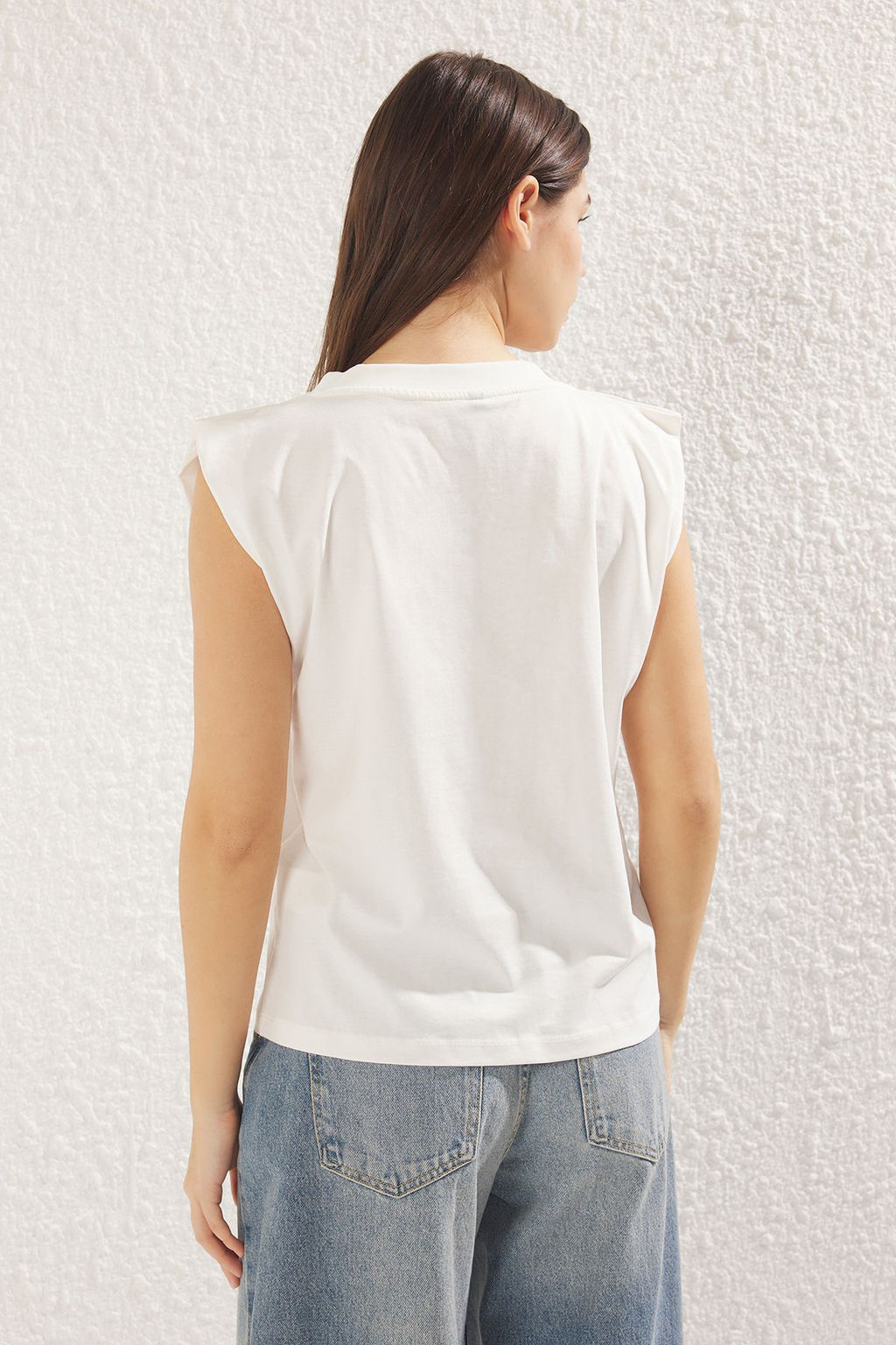 TRENDYOLMILLA Siyah %100 Pamuk Regular/Normal Kal?p V yaka Orme T-Shirt TWOSS25TS00018 фото 5