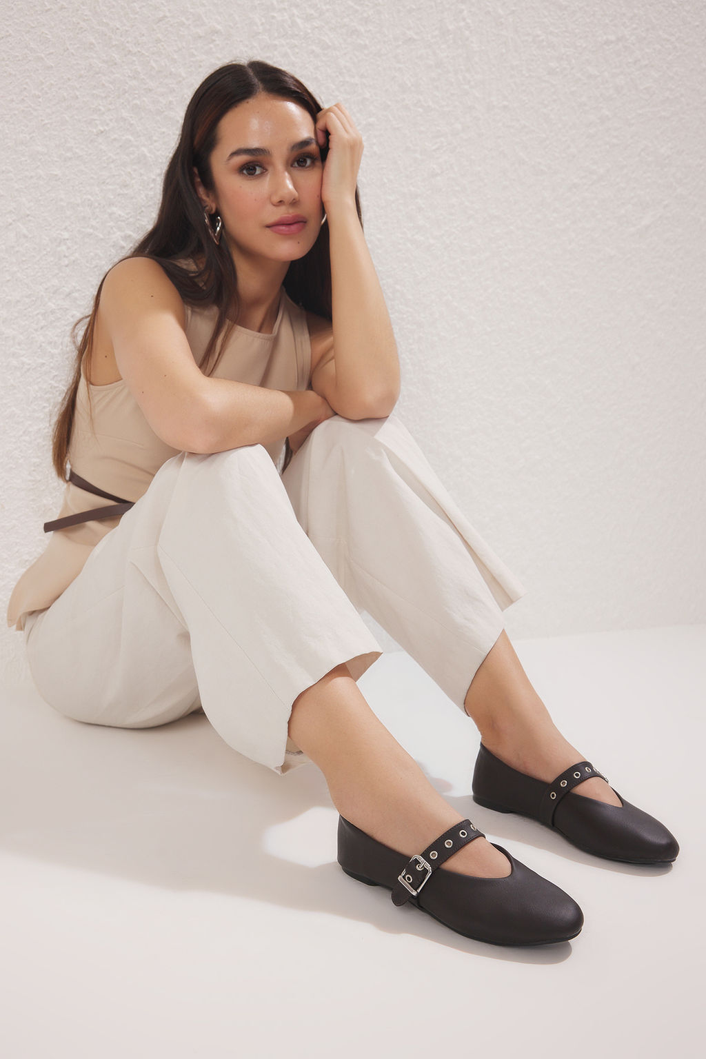 Trendyol Shoes Koyu Kahverengi Kusgozu Kemer Tokal? Badem Burun Mary Jane Kad?n Babet TAKSS25BE00044 - Trendyolmilla фото 2