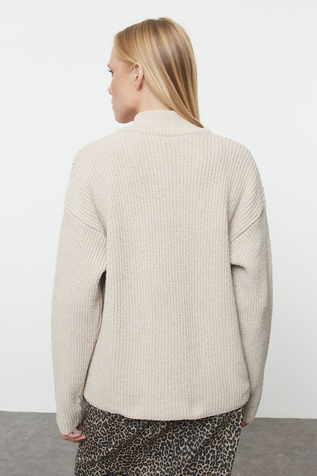 Tas More Sustainable Genis Kal?p Yumusak Dokulu Cep Detayl? Triko H?rka TWOAW25HI00314