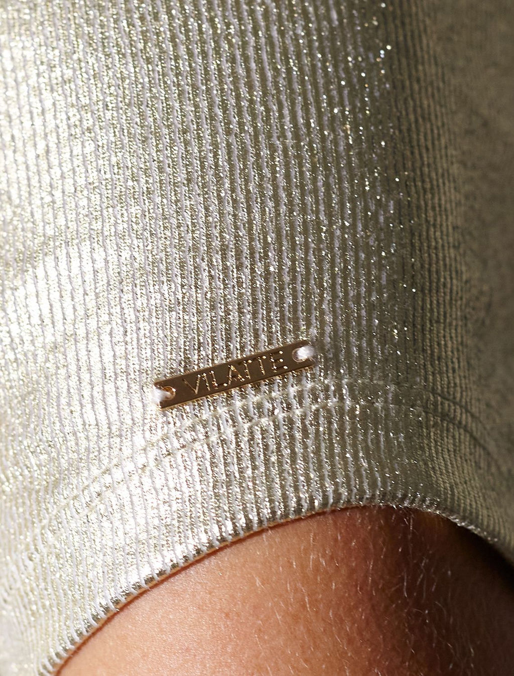 Футболка облегающая из хлопка в рубчик с вырезом лодочка с матовым покрытием металлик - Vilatte фото 2