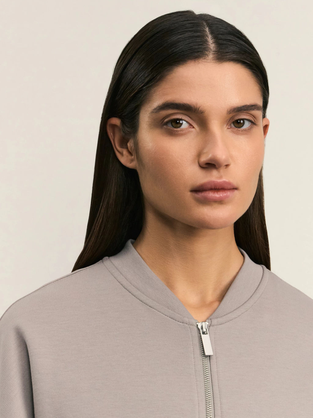 Толстовка на молнии с декоративными швами / Zarina  фото 6