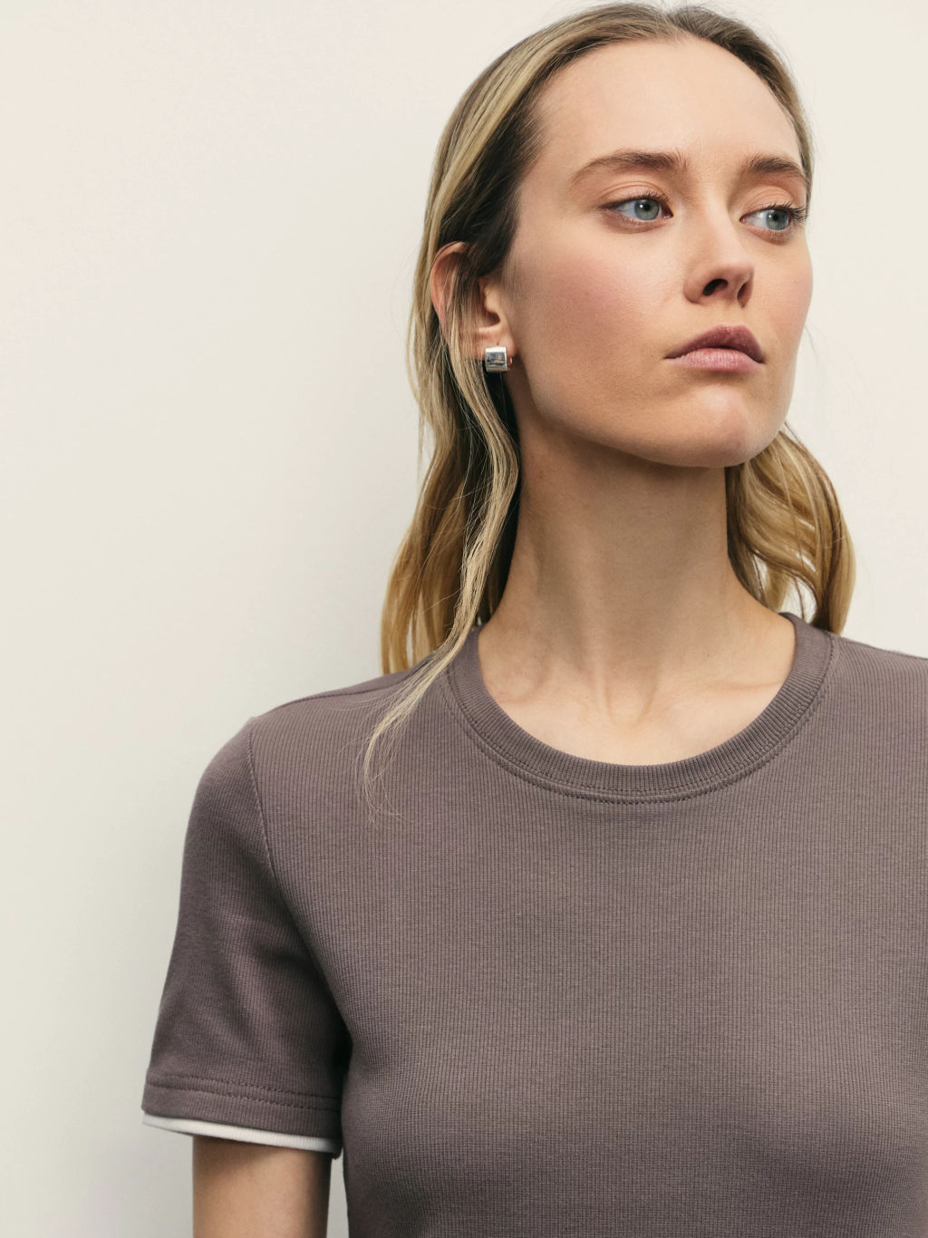 Футболка с контрастными окантовками / Zarina фото 6